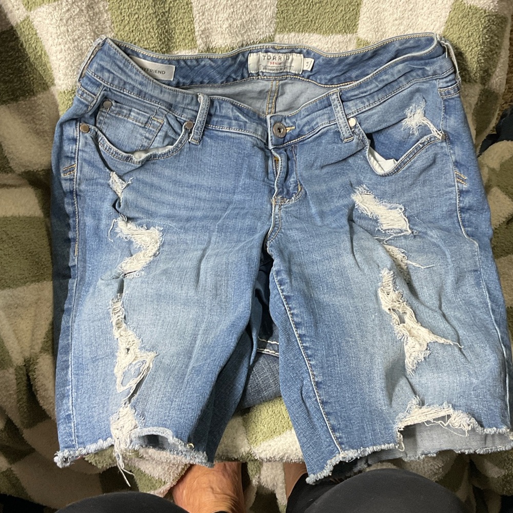 Trendy Light Blue Distressed Denim Shorts